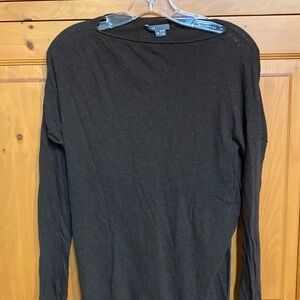 Vince sweater. Size M. Dark brown. Viscose and wool.